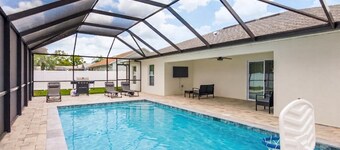 Sun Soaked Florida Retreat with Heated Pool