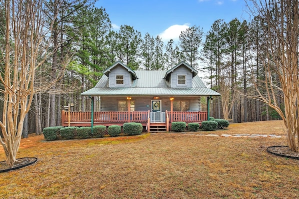 Exterior - NEW! Welcome to Paws and Relax by Carolina Properties. (Mill Spring)
