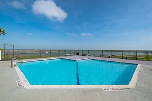 Pool - This Is It! | Bay Front + Fishing Pier (Rockport)