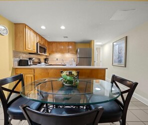 In-room dining - Magic Tree Resort by Coolvacay (Kissimmee)