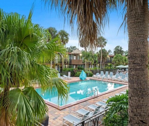 Magic Tree Resort by Coolvacay