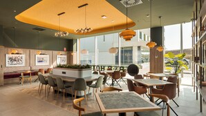 Ảnh chưa phân loại, 2 trong số 8 ảnh, nút