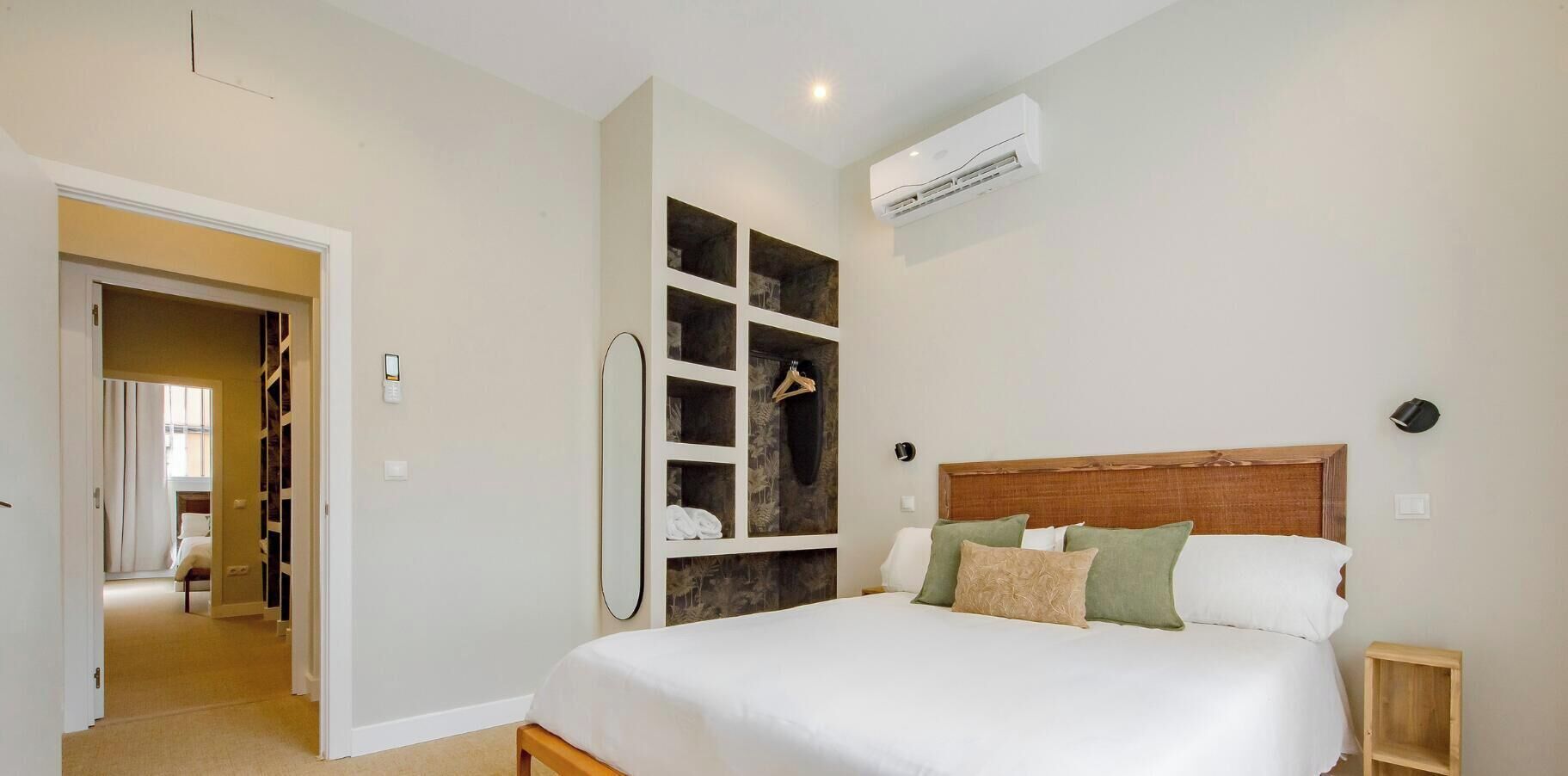 Apartamento familiar, vistas al patio | Cortinas opacas, tabla de planchar con plancha, wifi gratis
