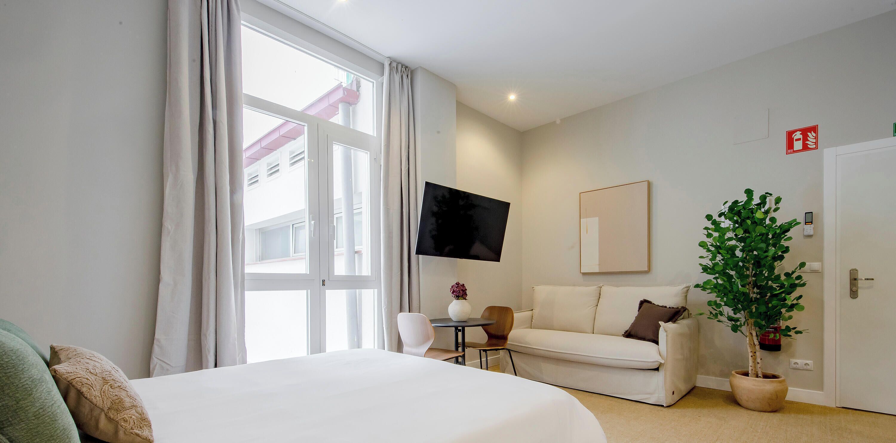 Suite estudio, vistas al patio | Cortinas opacas, tabla de planchar con plancha, wifi gratis