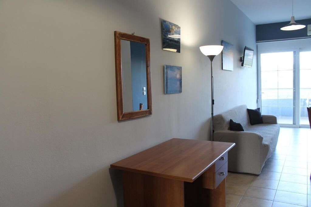 基础公寓, 阳台, 庭院景观 | 住宿内部