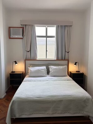 1 habitación, tabla de planchar con plancha, wifi gratis y ropa de cama 