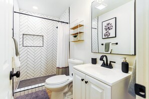 Hair dryer, towels - 30+ Stay! Perfect For Families, Near Beach Bay (San Diego)