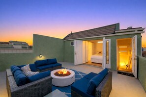 Terrace/patio - Perfect For Families, Steps 2 Beach Garage Parking! (San Diego)