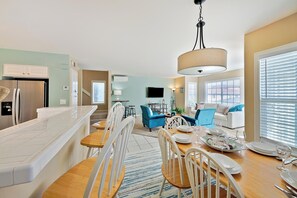Interior - 30+ Stay! Steps To Beach, Walk to Everythign, AC, Garage! (San Diego)