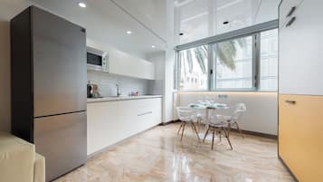 Standard Loft, City View | Private kitchen