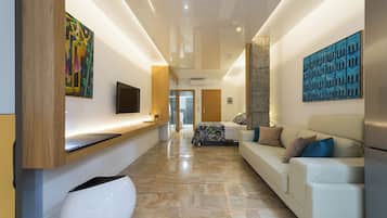 Loft Standard - utsikt mot staden | Vardagsrum