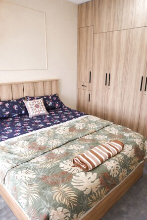 1 habitación, tabla de planchar con plancha, internet y ropa de cama 
