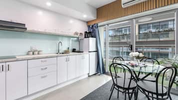 Coffee/tea maker, fridge, microwave, toaster