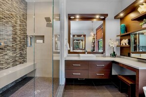 Hair dryer, towels - Tamatoa - Upscale Three Bedroom! (Anna Maria)