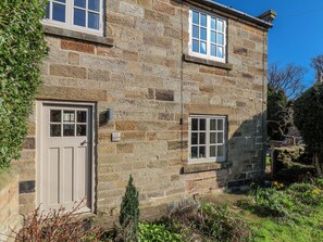 Exterior detail - Holly Cottage (Whitby)