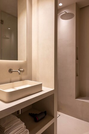 Hair dryer, towels - Designer Suite near Lamarck · Heart of Montmartre (Paris)