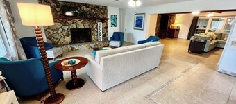 4 bedroom pool house located in a bird sanctuary 