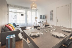Dining - Le Repaire : Hyper center, 3 bedrooms, Balcony & Parking (Le Mans)