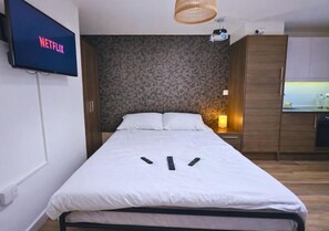Condo, Non Smoking, Private Bathroom - Stylish City Escape near Cavern Quarter (Liverpool)