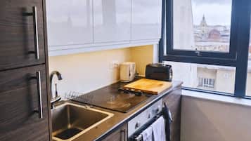 Condo, Non Smoking, Private Bathroom | Private kitchen