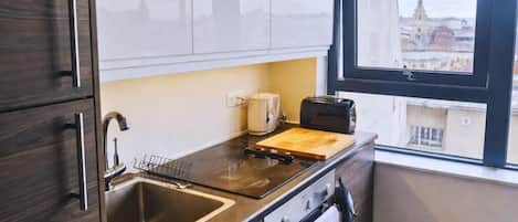 Condo, Non Smoking, Private Bathroom | Private kitchen | Toaster