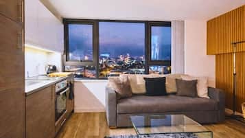 Condo, Non Smoking, Private Bathroom | Living area