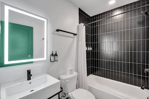 Standard-Apartment, 3 Schlafzimmer, Küche | Badezimmer | Duschwanne, Haartrockner, Handtücher, Seife