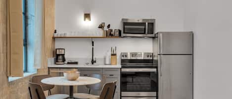 Deluxe-huoneisto, 3 makuuhuonetta, keittiö | Yksityinen keittiö