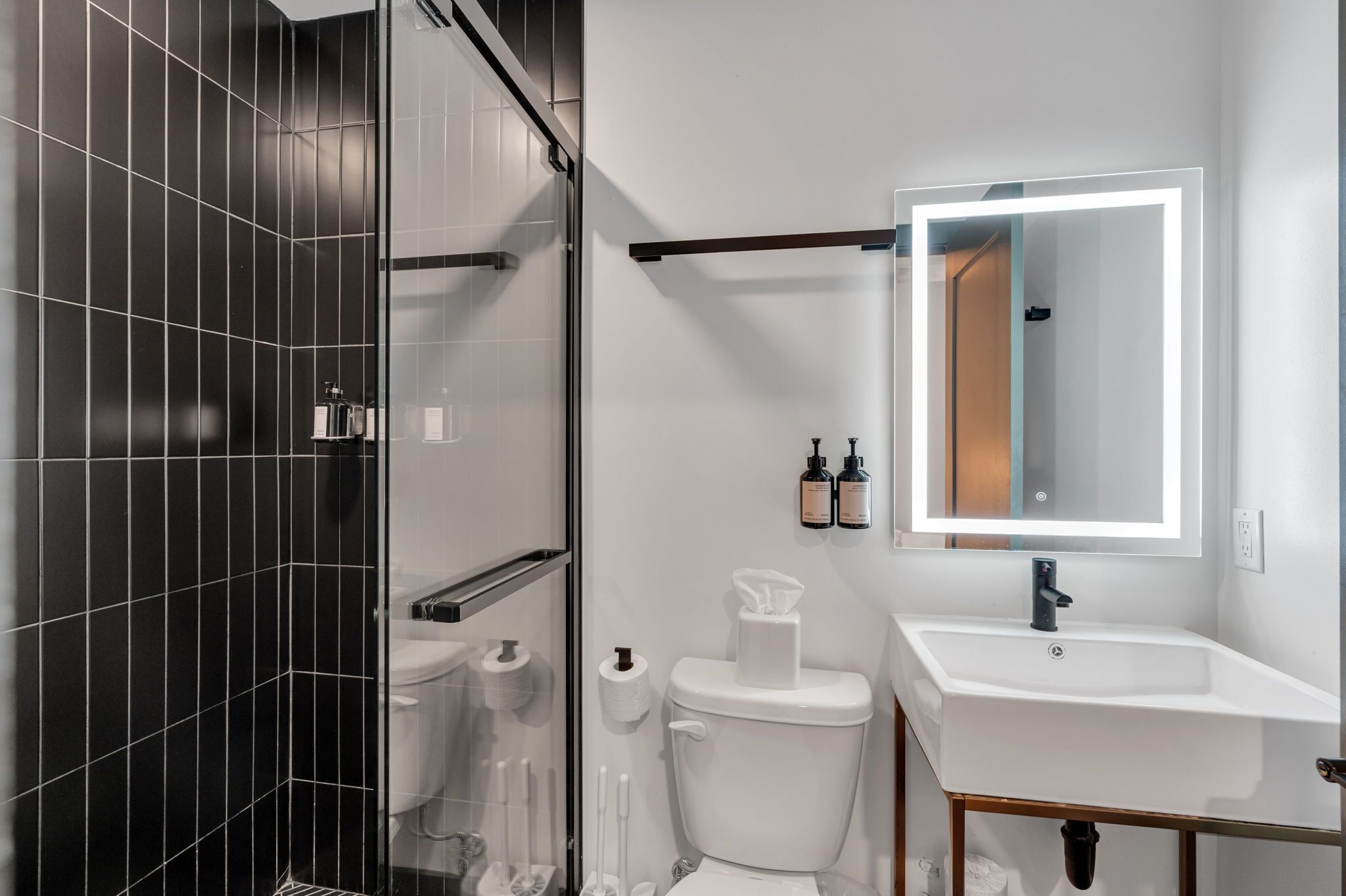 Apartamento premier, 3 quartos, cozinha, vista para a cidade | Banheiro | Chuveiro/banheira combinados, secador de cabelo, toalhas de banho 