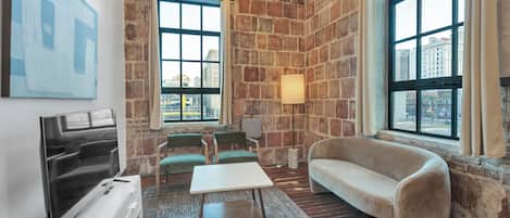 Premier-Apartment, 3 Schlafzimmer, Küche, Stadtblick | Wohnbereich