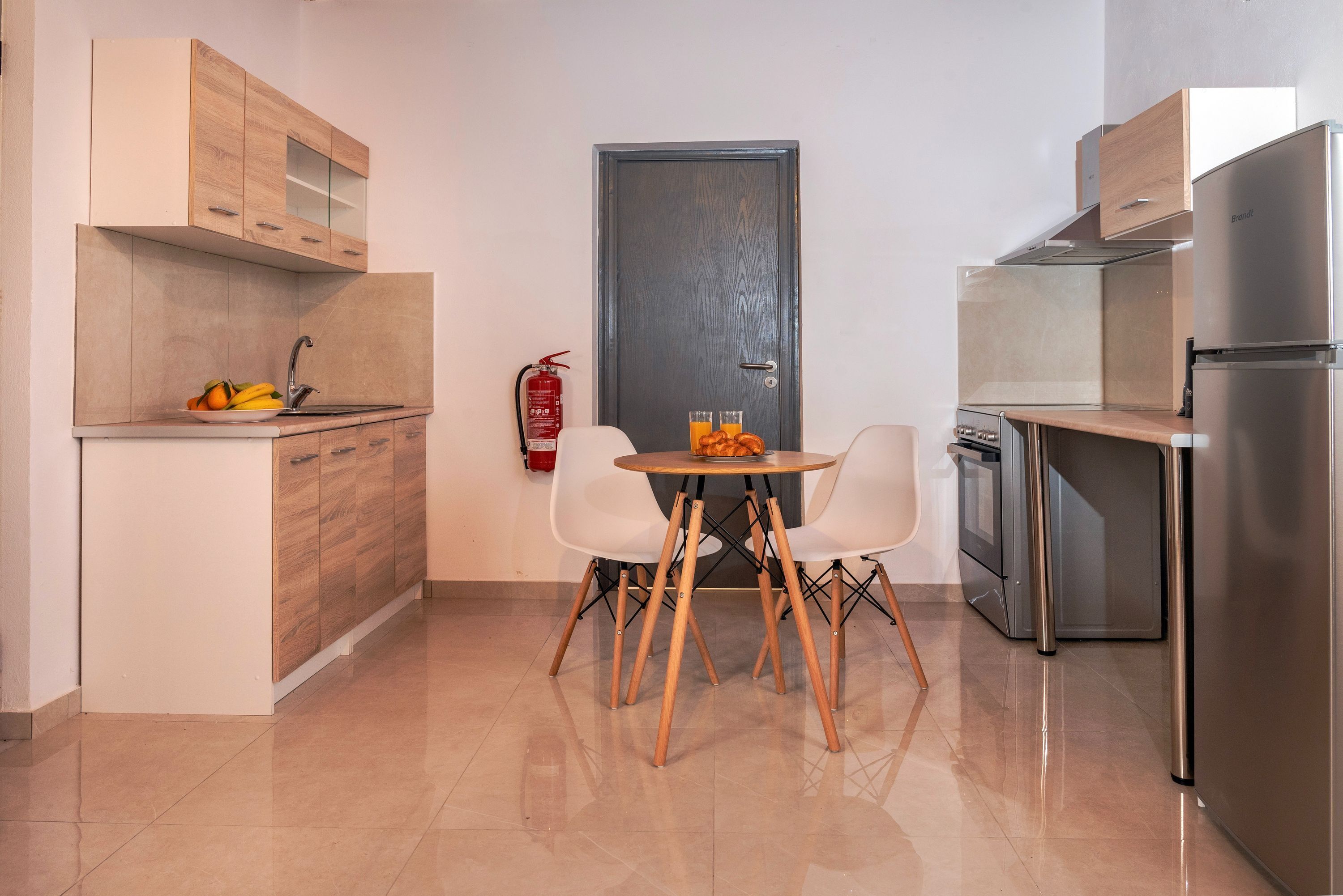 Coffee/tea maker, oven, stovetop, toaster