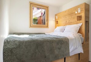 1 chambre, fer et planche à repasser, lit parapluie, Wi-Fi