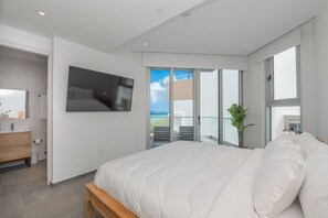 2 bedrooms, WiFi, bed sheets - Luxury Oceanfront 2B/3BA Condo • Eagle Beach • Pool (Noord)