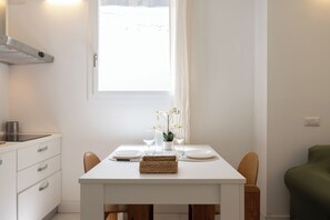 Dining - Violet House (Cagliari)