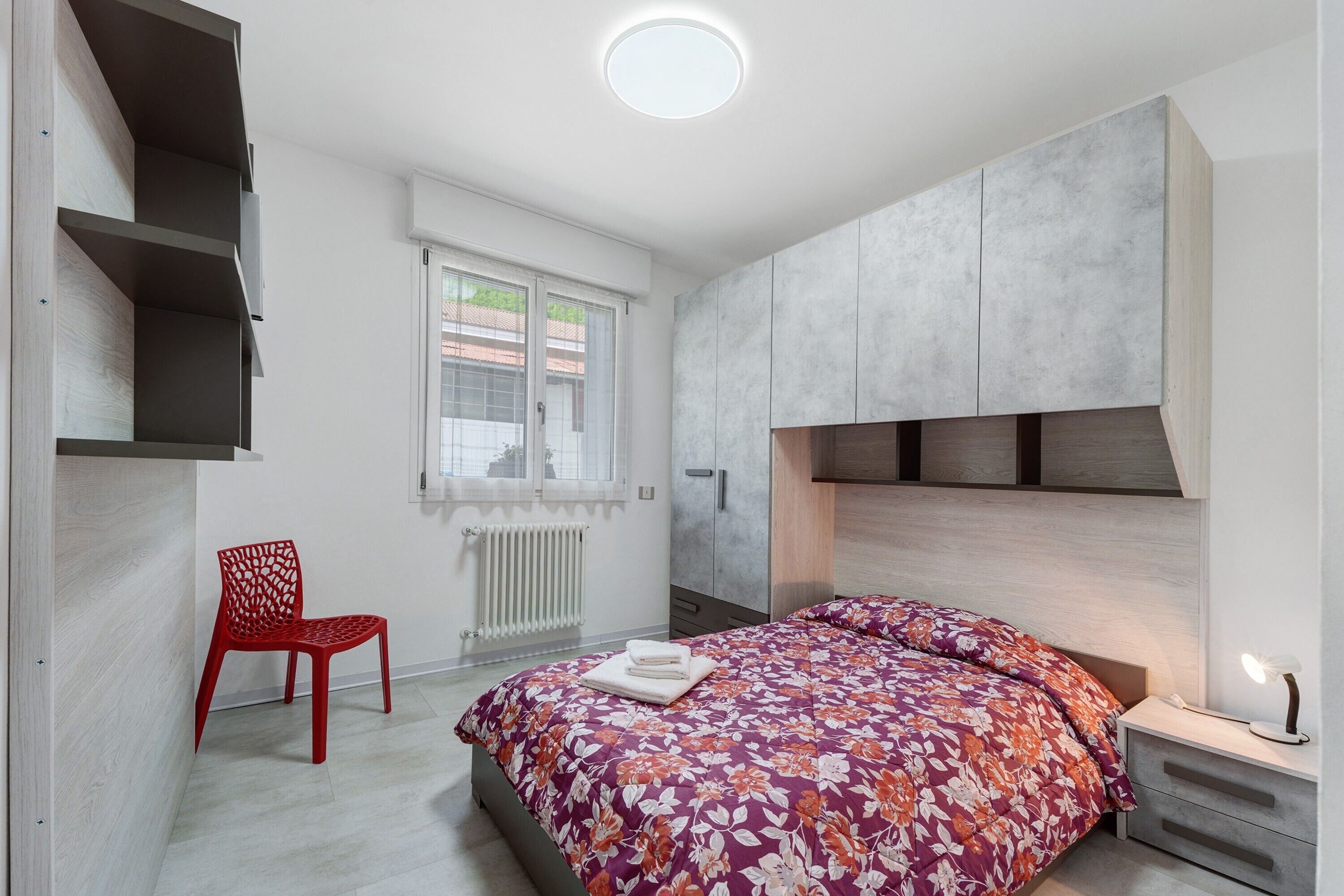 2 chambres, fer et planche à repasser, Wi-Fi, draps fournis