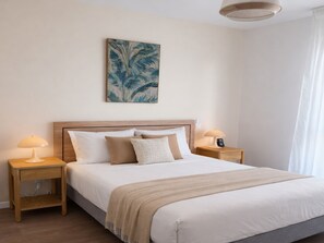 Deluxe appartement, 1 slaapkamer, balkon | Geluiddichte muren, gratis babybedden, gratis wifi, beddengoed