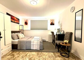 Room - Room-saint John - Wi-fi - 4mins Regional (Saint John)