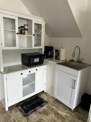 Room, 1 Bedroom, Accessible, City View | Interior