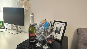 Room, 1 Bedroom, Accessible, City View | Interior