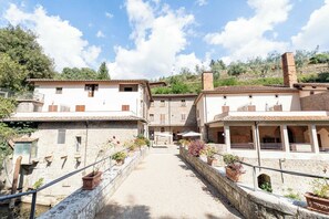 Exterior - Exclusive Resort & Waterfall - A19 (Loro Ciuffenna)
