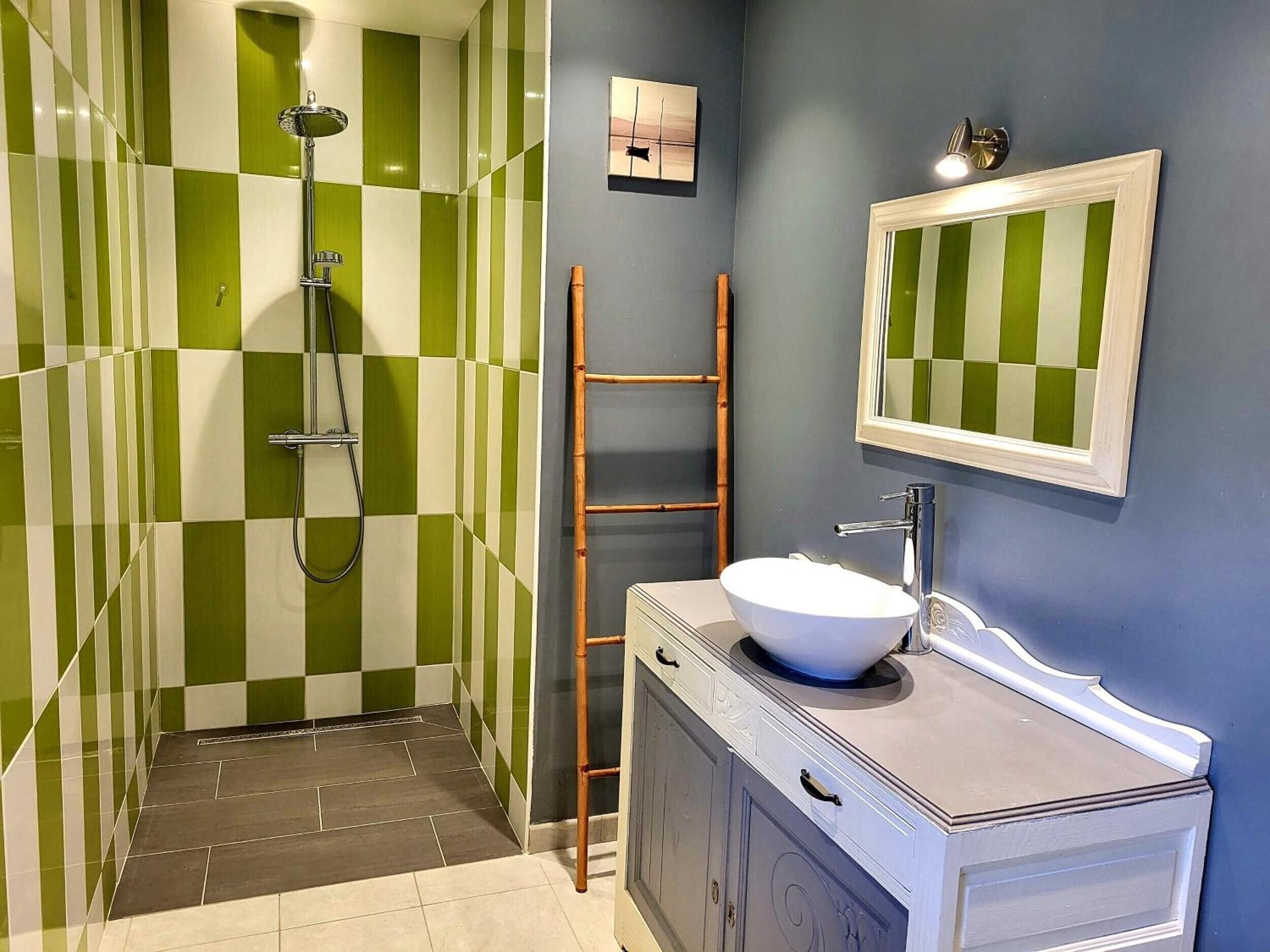 Douche, séchoir à cheveux