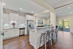 Interior - Anchor and Tide - Luxury Townhouse w/ pool (St. Simons Island)