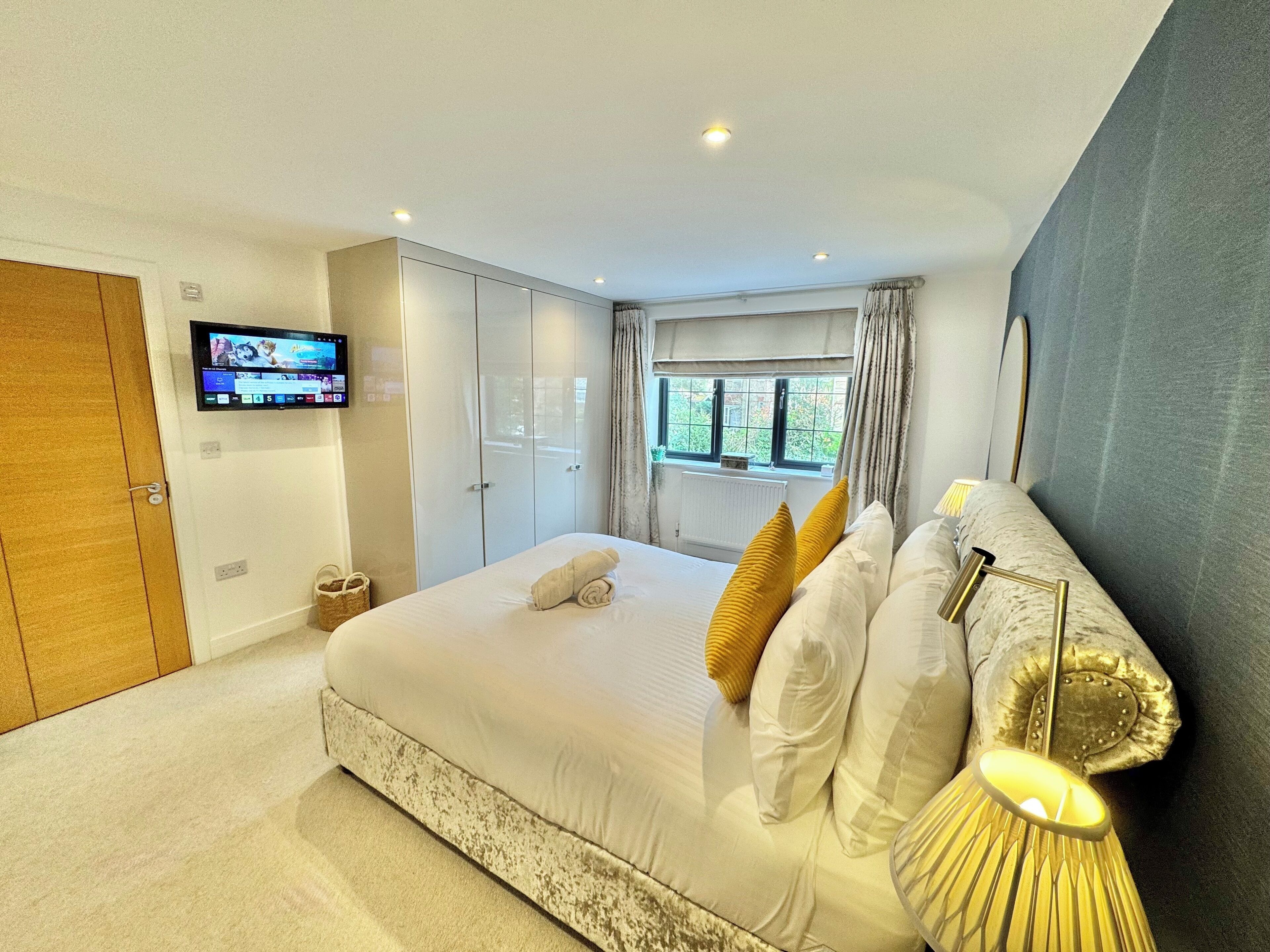 3 bedrooms, iron/ironing board, free WiFi, bed sheets