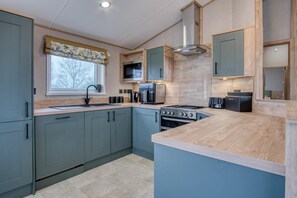 Floor plan - Carn Springs Lodge - 3 Bed - Devonshire Dr - Tenby (Tenby)