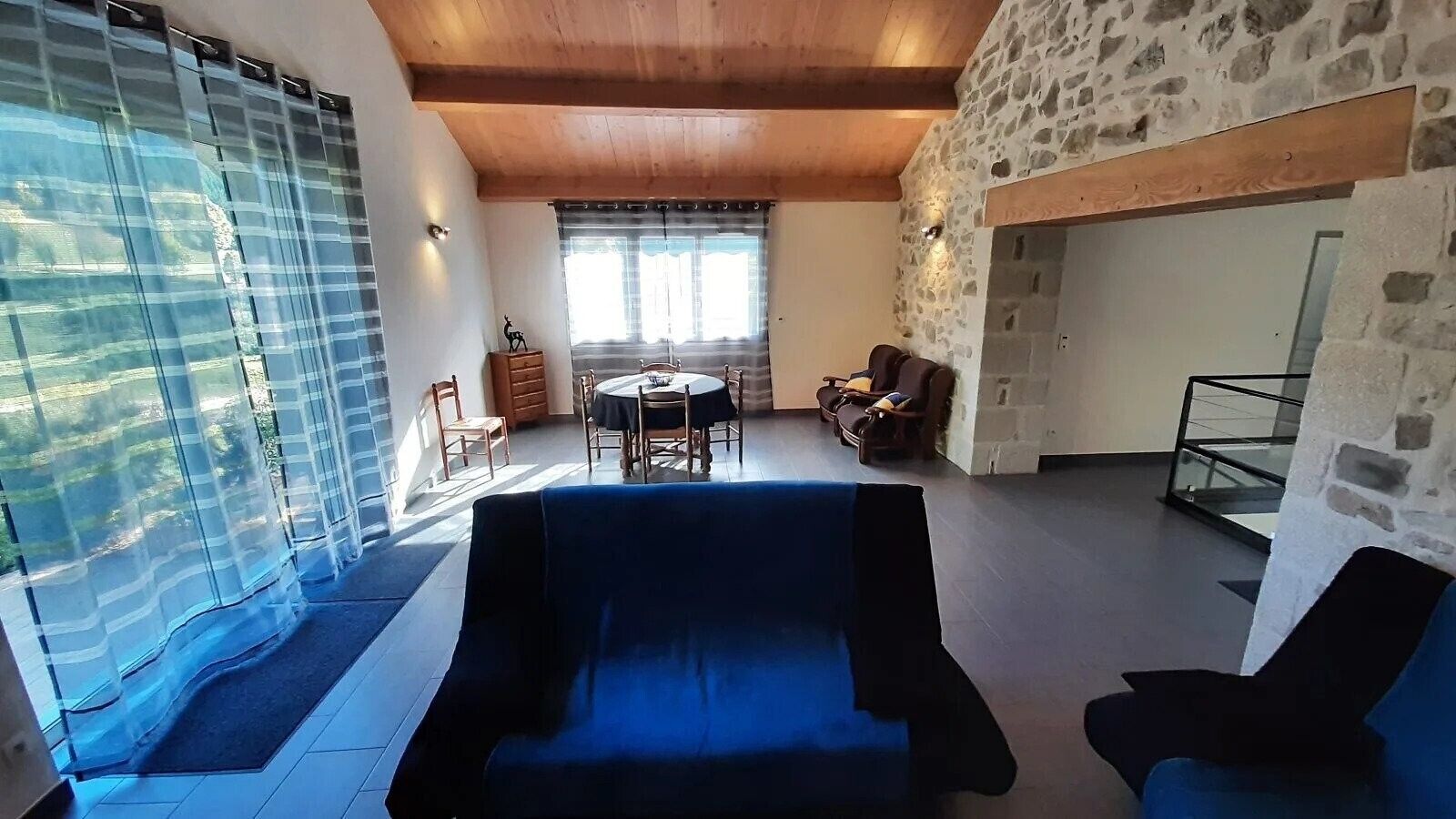 リビング エリア