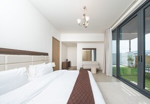 6 bedrooms, in-room safe, iron/ironing board, free WiFi