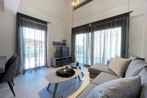 Living area - Athenean Gem Near Athens Metro Mall-D1 (Ilioupoli)