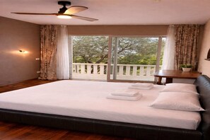 4 Schlafzimmer, Schreibtisch, Bügeleisen/Bügelbrett, kostenloses WLAN