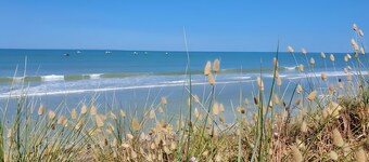 Holiday Home 'L'aloé' with Private Terrace, Private Garden and Wi-Fi