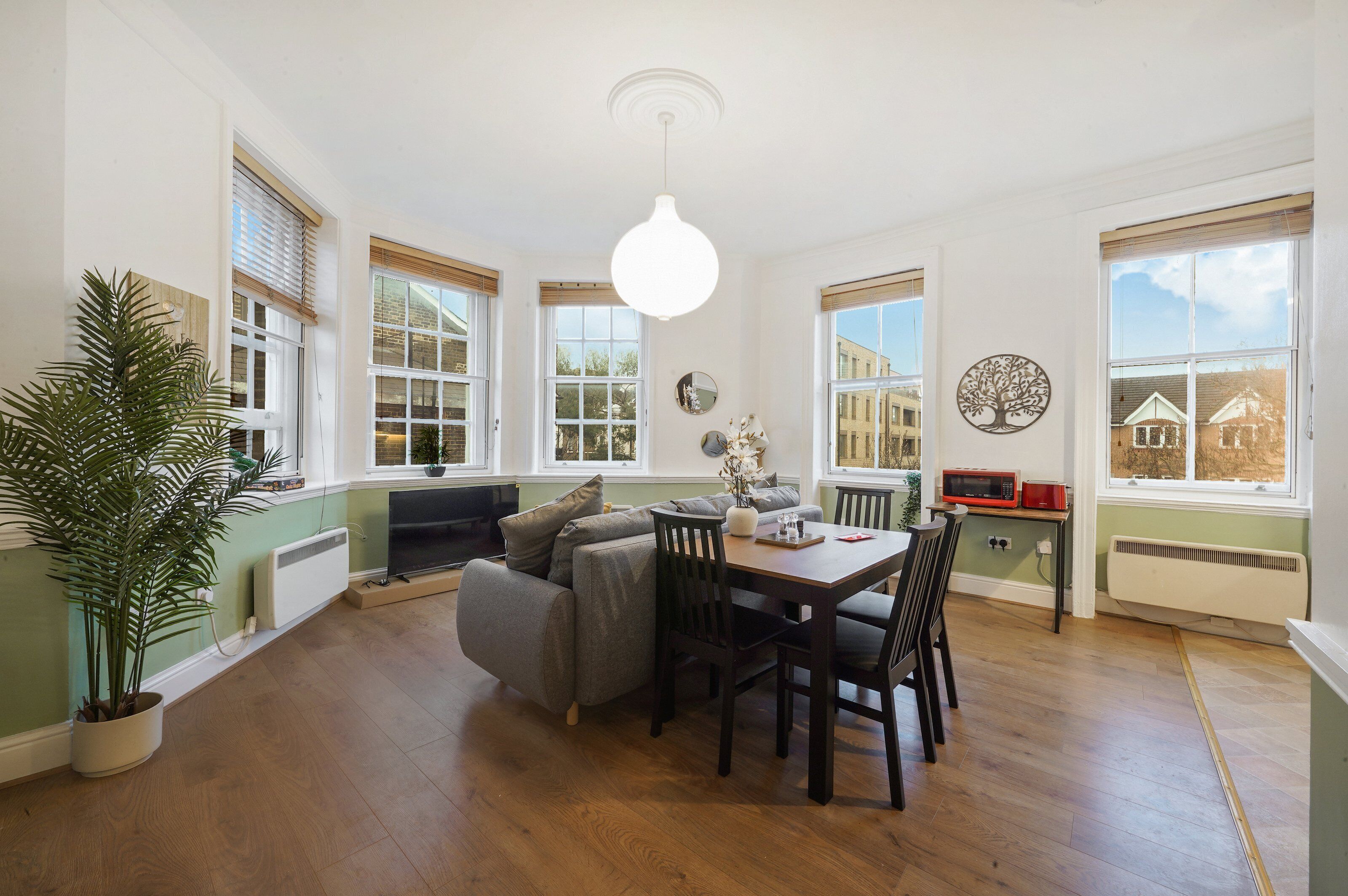 Family Apartment, 2 Bedrooms | Dining room